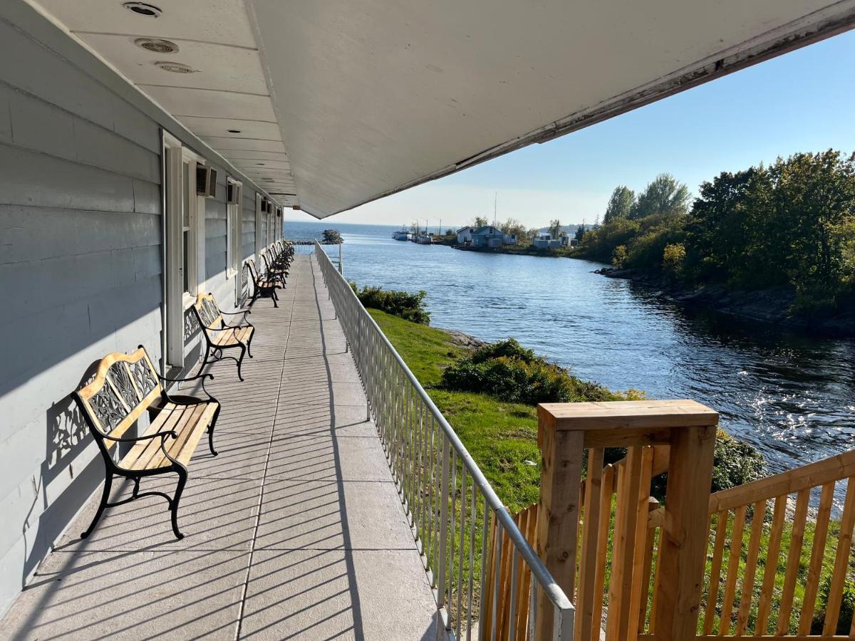 Old Mill Motel Blind River Екстериор снимка