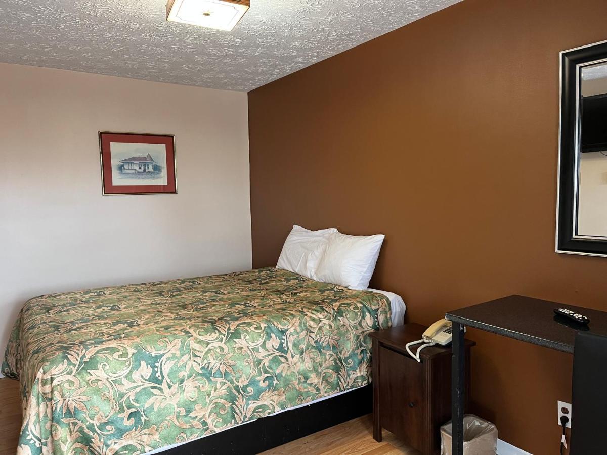 Old Mill Motel Blind River Екстериор снимка