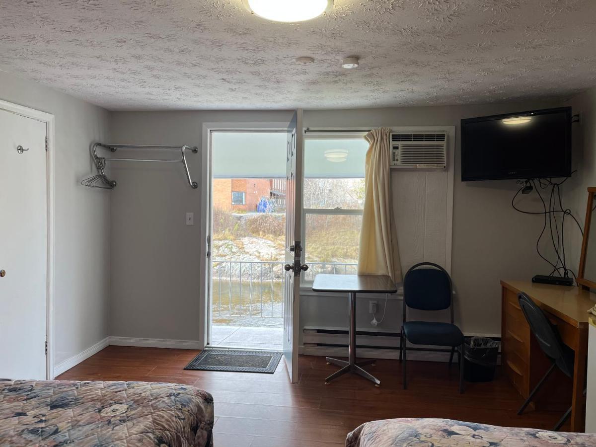 Old Mill Motel Blind River Екстериор снимка