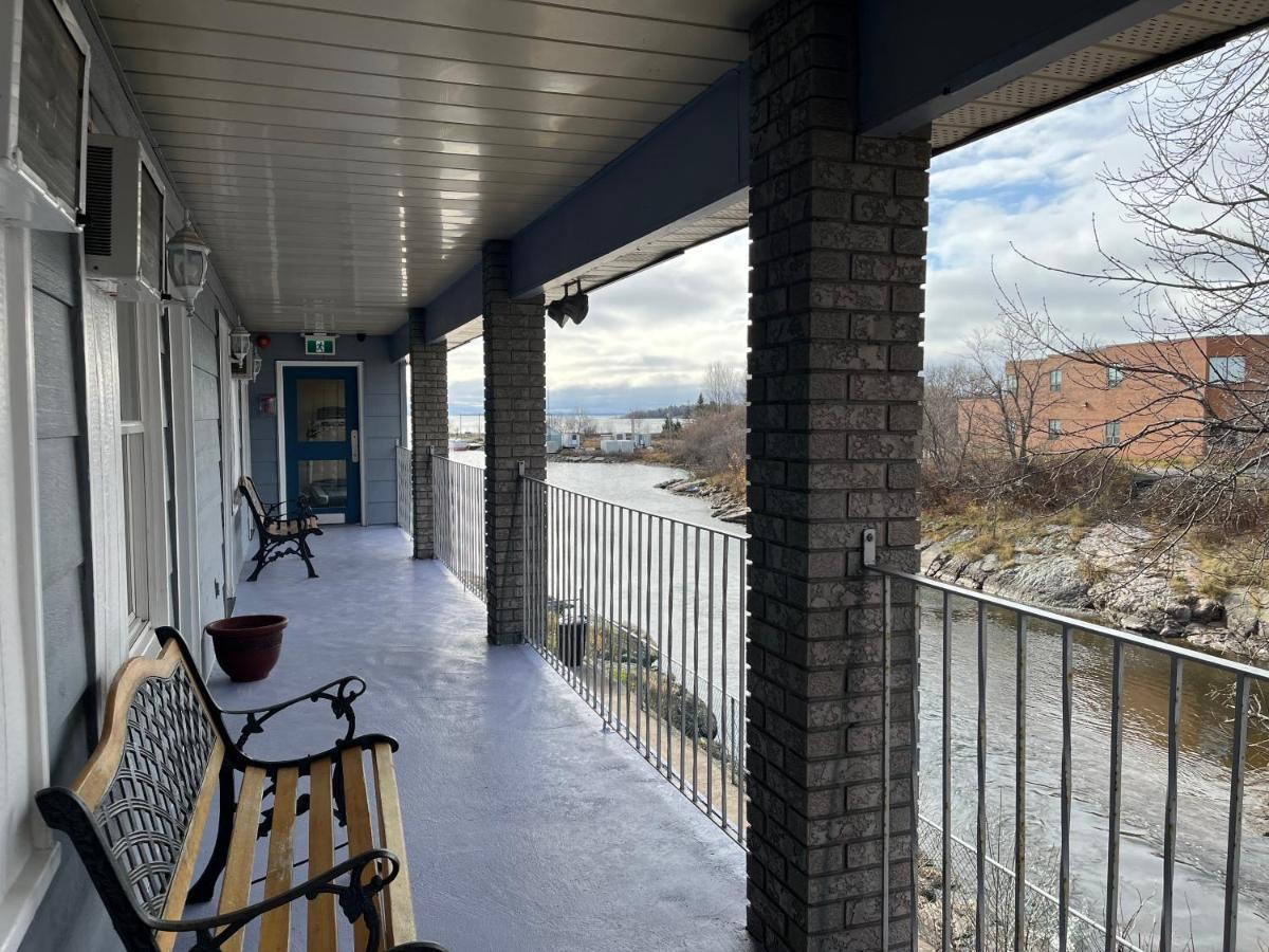 Old Mill Motel Blind River Екстериор снимка