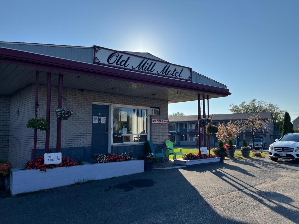 Old Mill Motel Blind River Екстериор снимка
